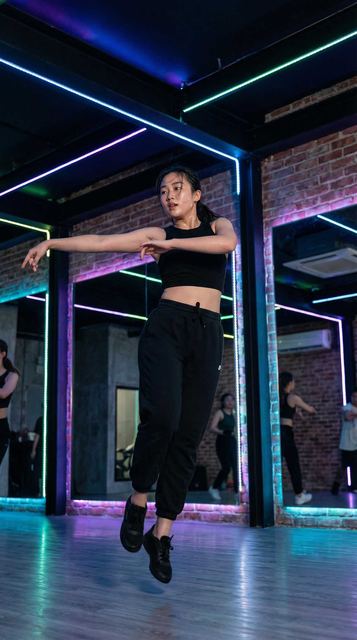 国产自拍文化研究员周雅文